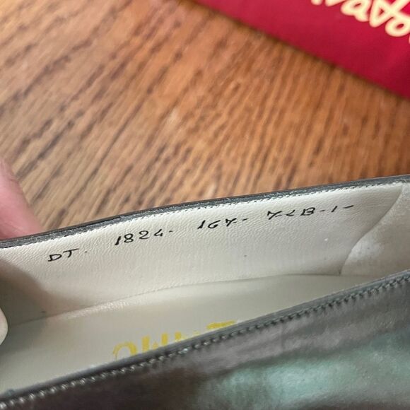 Salvatore Ferragamo 7.5 B 2-Tone Bronze & Black Patent Leather heels new - Picture 5 of 13